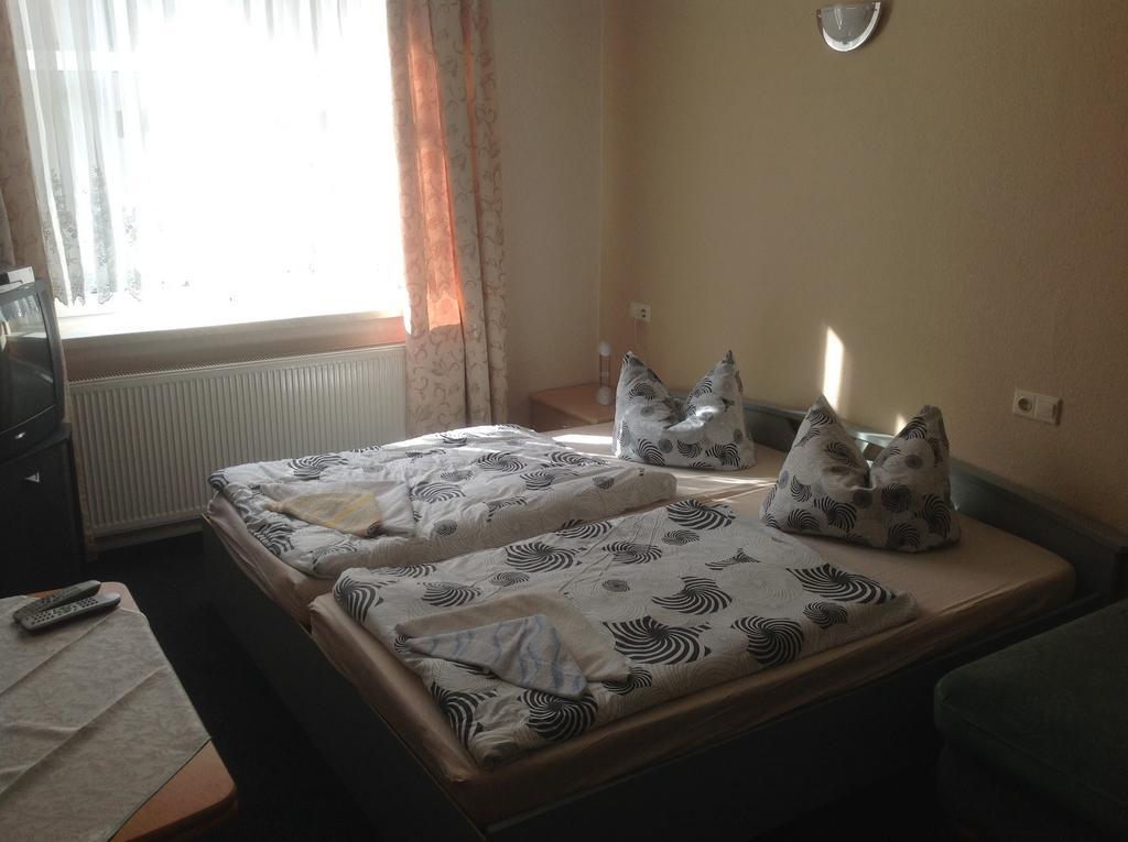 Hôtel Gasthof Stadt Brandenburg à Wittenberg Chambre photo